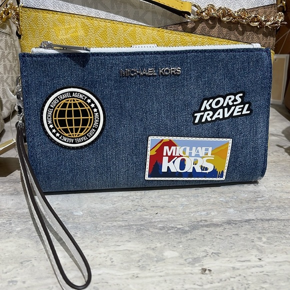 Michael Kors Jet Set Travel Lg Embellished Denim Wristlet Wallet Phone Patches - Picture 16 of 16